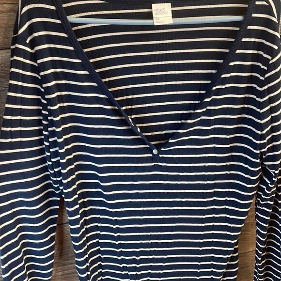 Stars Above Ladies Stripe Long Sleeve Vneck Top Size XL Dk Blue&white stripes - Picture 3 of 4